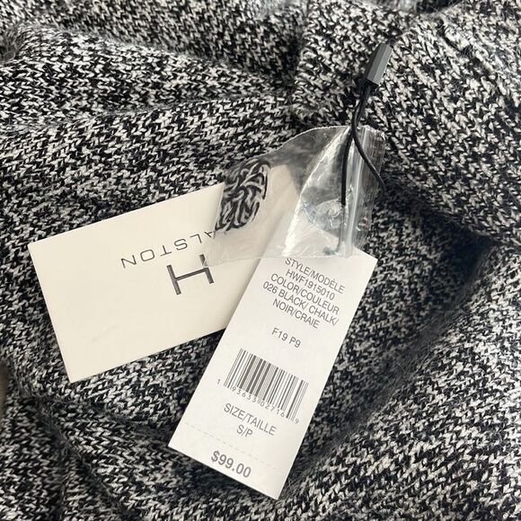 H Halston Poncho Sweater NEW - Picture 2 of 5